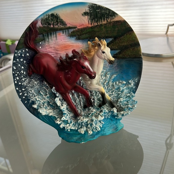 HORSE FIGURINE SCULPTURE vintage statue decor collectible resin plate stand / 3D - Picture 15 of 17